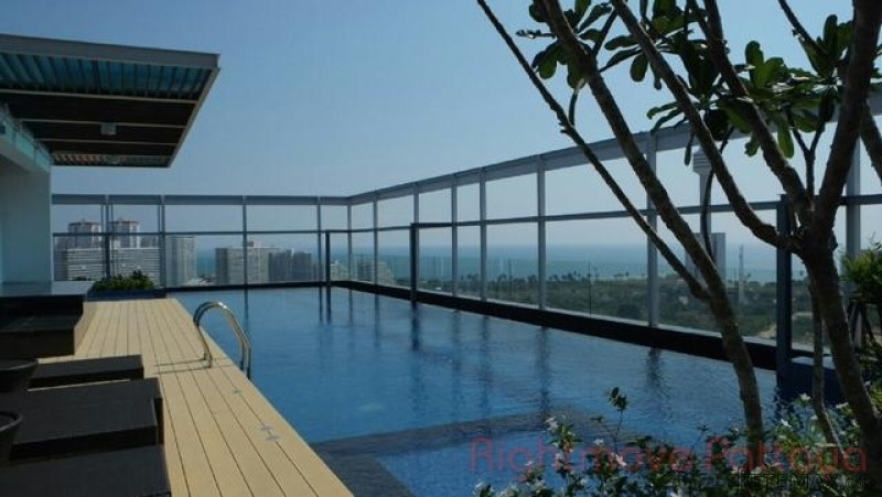1 Bedroom Condo for sale in Pratumnak -..