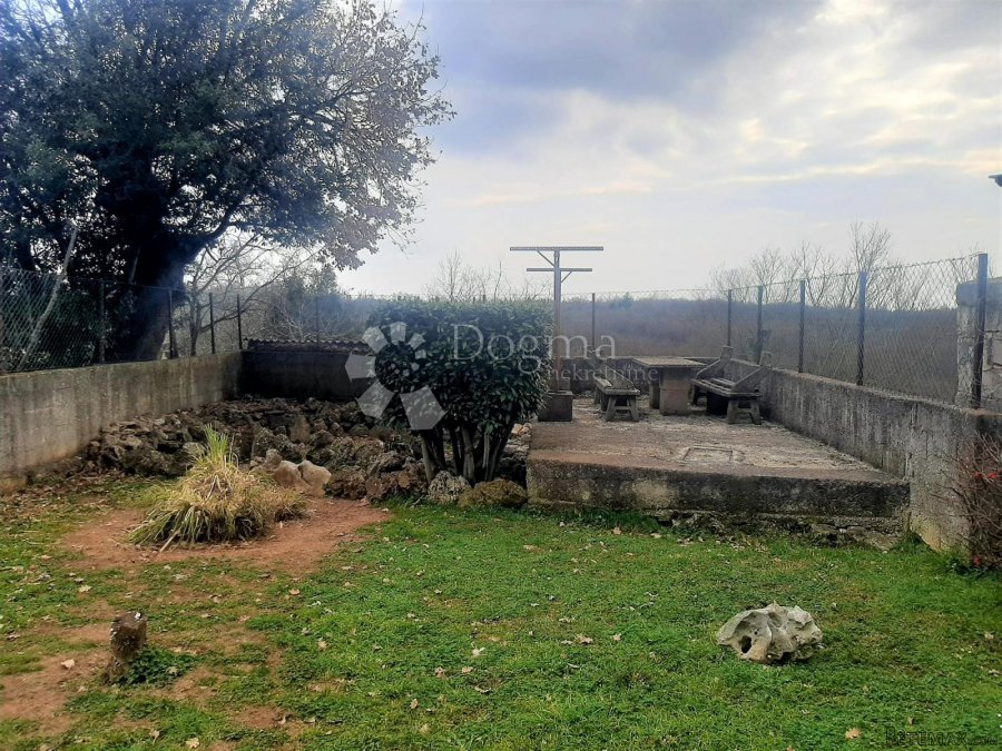 DVIJE ISTARSKE KUĆE SA VELIKIM POTENCIJALOM - 7