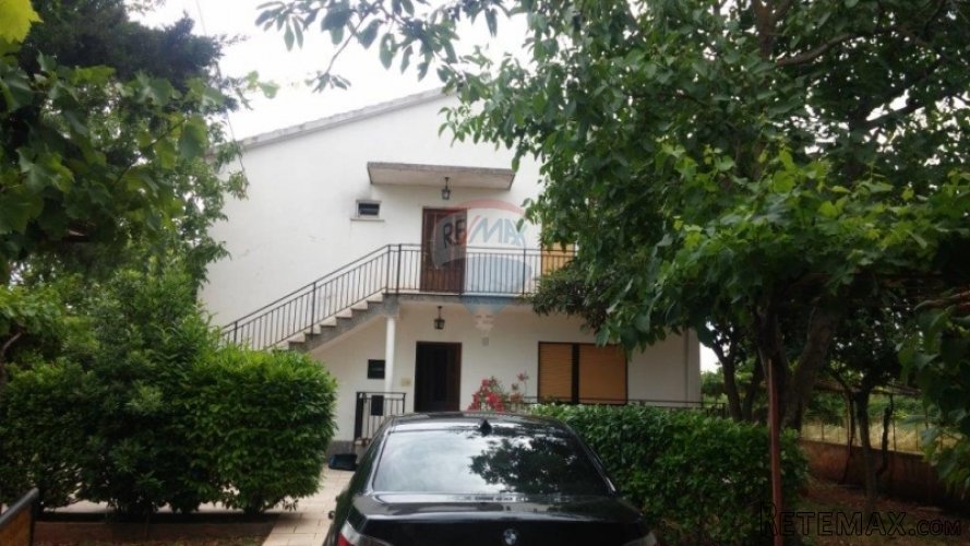 KUĆA U MIRNOM MJESTU 2 KM OD MORA - 2