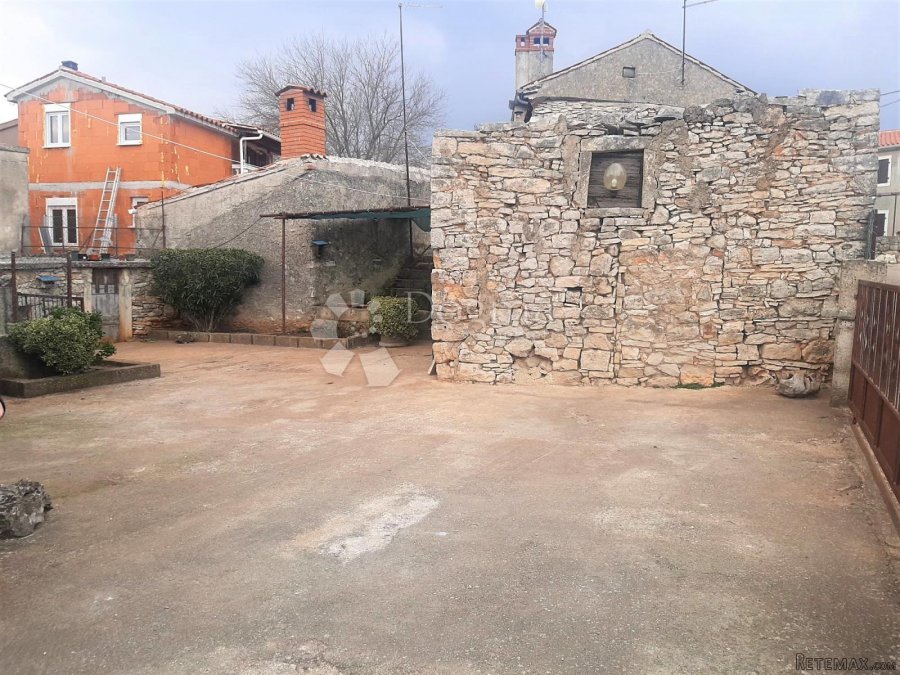 DVIJE ISTARSKE KUĆE SA VELIKIM POTENCIJALOM - 9