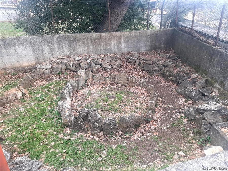 DVIJE ISTARSKE KUĆE SA VELIKIM POTENCIJALOM - 10