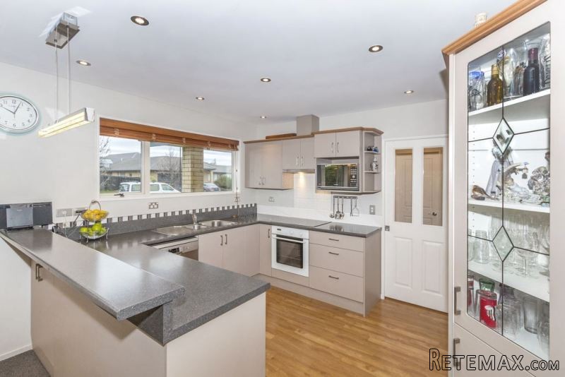 Surrender to a great family home! - 2