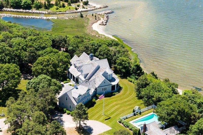 4 bedroom House For Sale: 223-217..