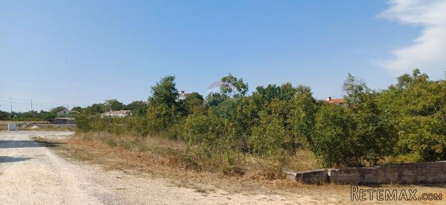 Pula,okolica, građevinsko zemljište, 3 čestice - 2