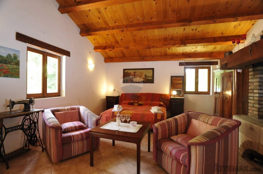 Rovinj,Ranch-20 000m2 i 3 kuće,1km od mora - 2