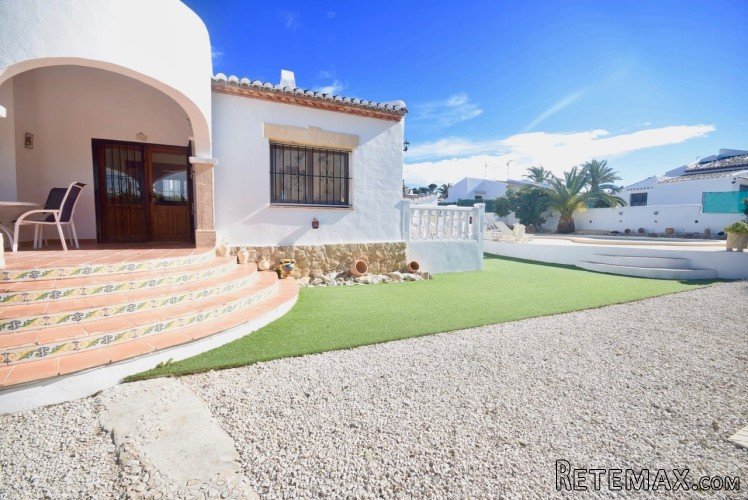 South facing villa with private pool for sale in Javea, on.. - 2
