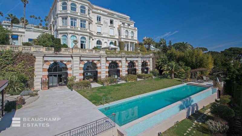 5 Bedrooms - Apartment -..