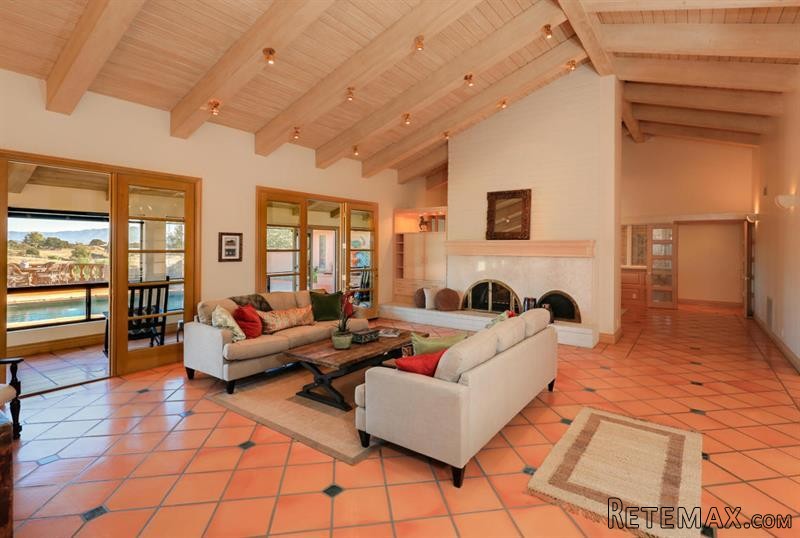 4 bedroom House For Sale: 3140 Box.. - 2