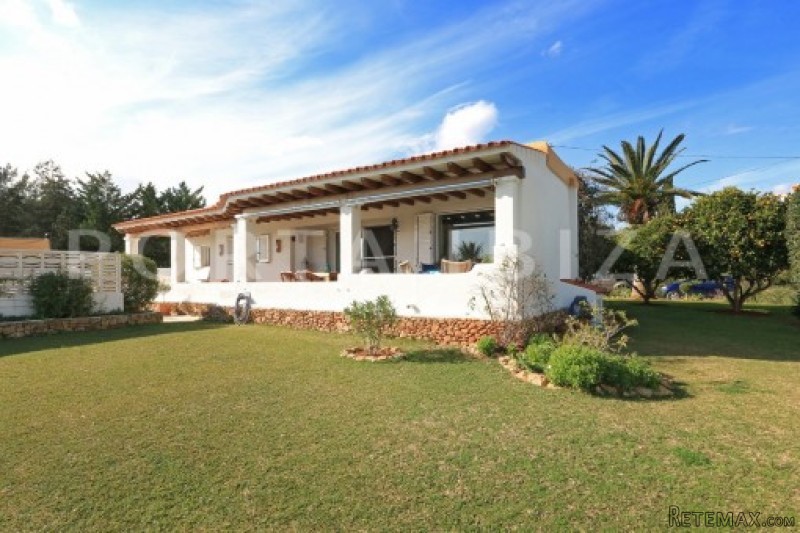 Attractive, very well maintained house..