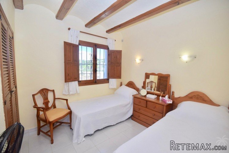 South facing villa with private pool for sale in Javea, on.. - 8