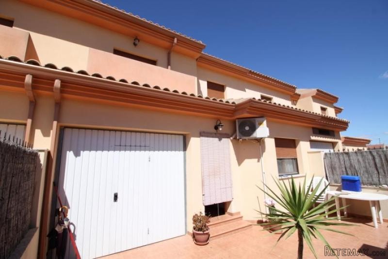 Terrific Townhouse in Pinoso (Ref...