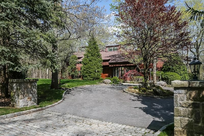4 bedroom House For Sale: 20 Bayberry..