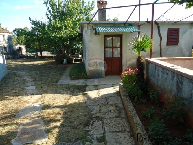 KRNICA, MALO SEOSKO IMANJE NA PARCELI OD 1600m2 - 5