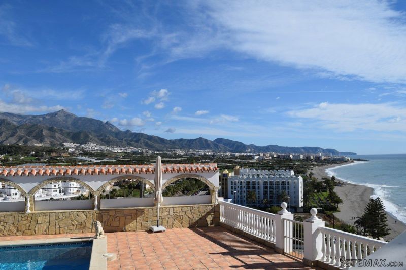 Villa for Sale in Nerja 950.000 € - 2
