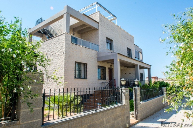 3 Bedrooms - Villa - Alicante - For Sale