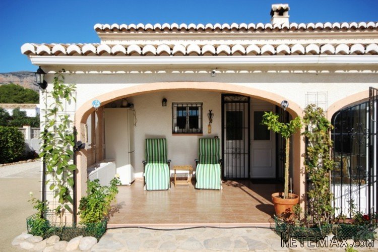An excellent priced 3 bedroom villa located on a flat.. - 3