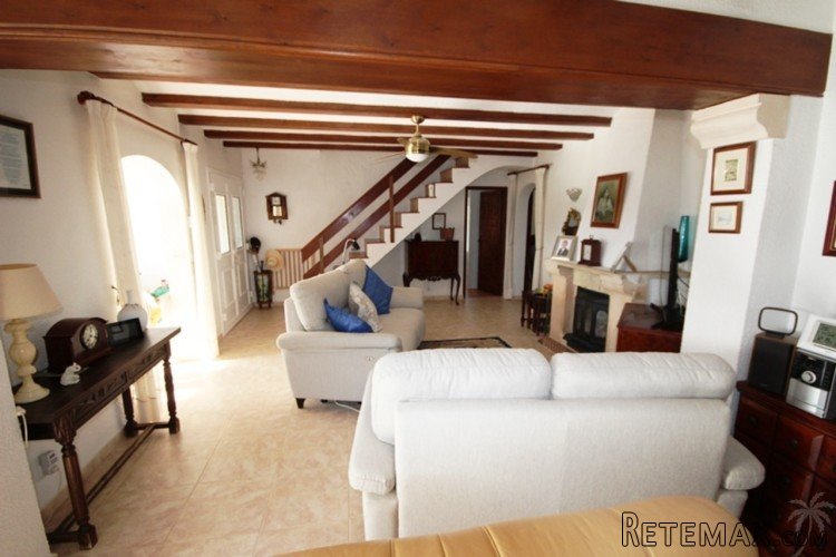 An excellent priced 3 bedroom villa located on a flat.. - 5