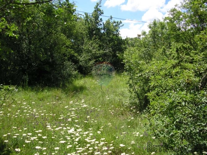 Građevinsko zemljište 843 m2 - 2