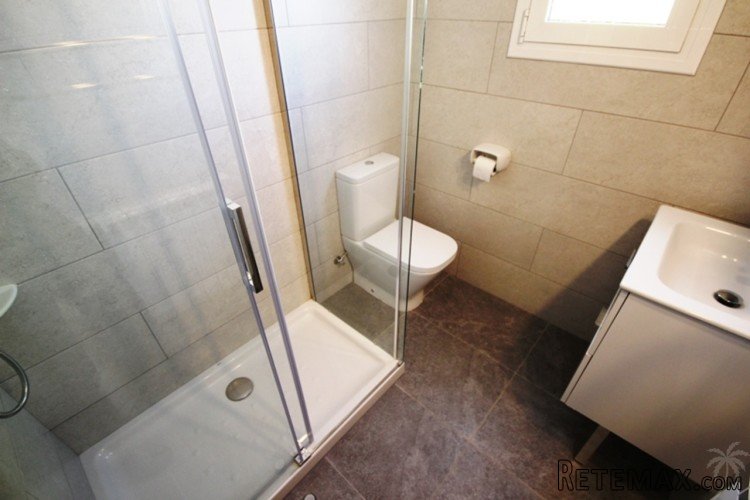 An excellent priced 3 bedroom villa located on a flat.. - 6