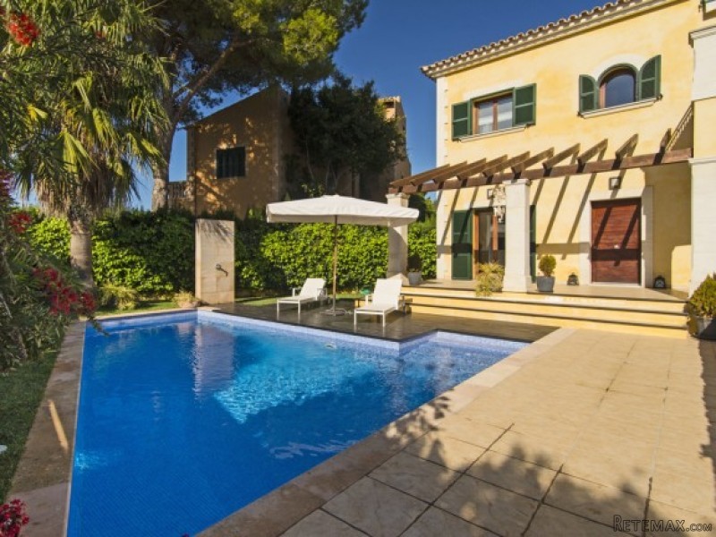 Nice Semi-Detached House In A Quiet..