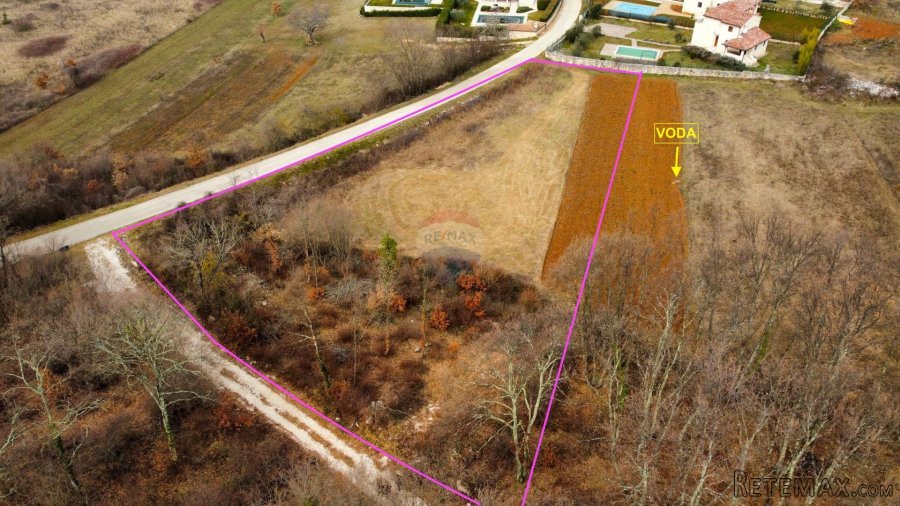 KANFANAR, OKOLICA - Građevinsko zemljište 3708 m2 - 2