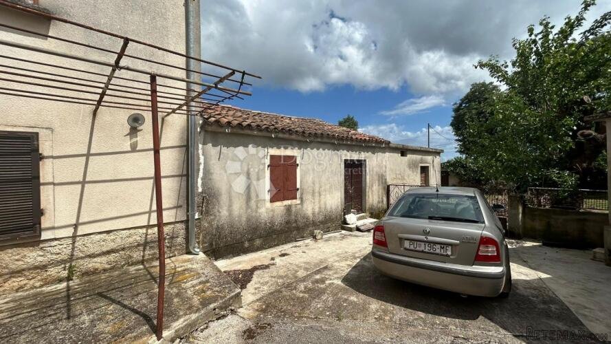 Kuća za Renovaciju s Građevinskim Zemljištem - Barban - 3