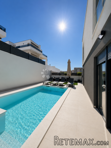 Povljana – Dvije luksuzne duplex kuće s bazenom, svaka zaseb