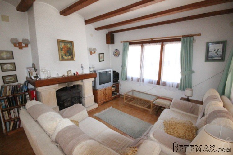 Charming Villa built on one level offering 3 double.. - 5