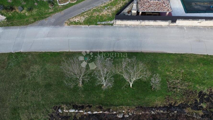Građevinsko zemljište Šušnjevica sa građevinskom dozvolom i