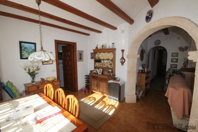 Charming Villa built on one level offering 3 double.. - 6