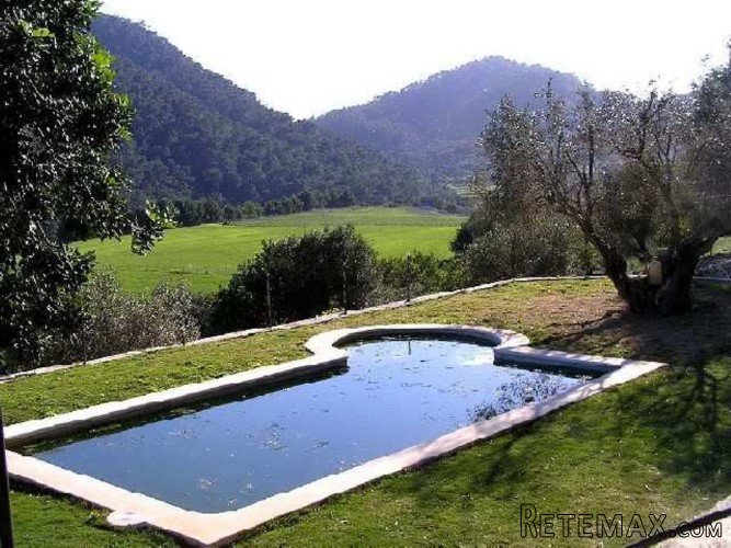 Very attractive stone house of 90m2, plus porches and..