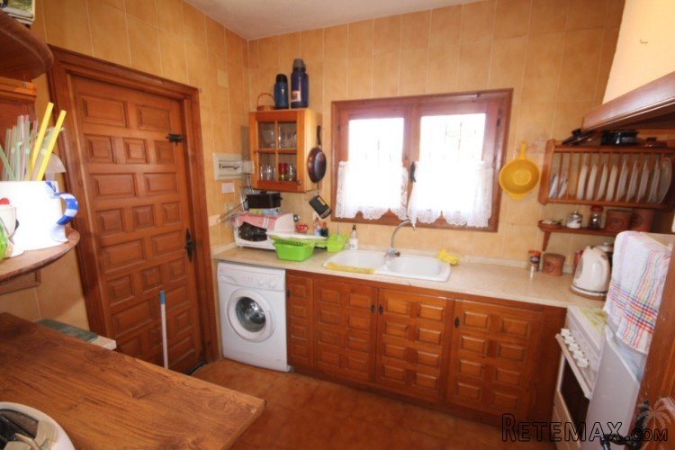 Charming Villa built on one level offering 3 double.. - 7