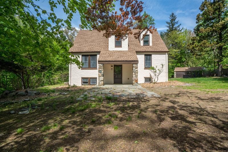 2 bedroom House For Sale: 44 Briar Lane..