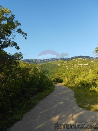 Ivanča (Starigrad kod Senja), građevinsko zemljište 20000 m2 - 2