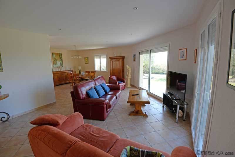 Smart Contemporary Family Home In 1/2.. - 2