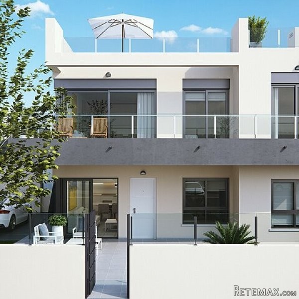 2 BED BEACH APARTMENTS WITH PRIVATE..