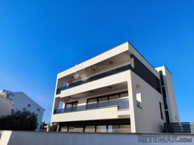 STAN S BAZENOM NA 30M OD MORA - 150m2 - Mandre, otok Pag - 3
