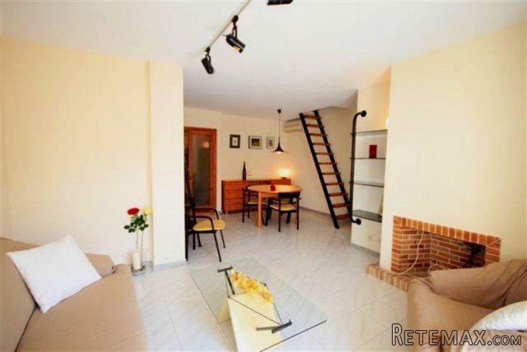 114m2 Duplex in the center of Puerto Pollensa. Consists in..