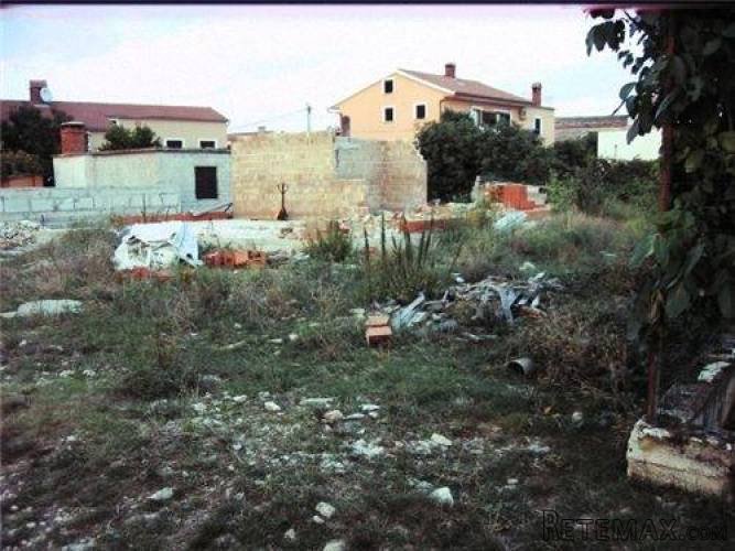 ISTRA PULA PEROJ:GRAĐEVINSKO ZEMLJIŠTE SA DOZVOLOM - 2
