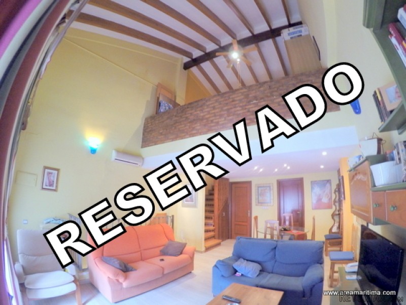 Detached house for sale in the beach..