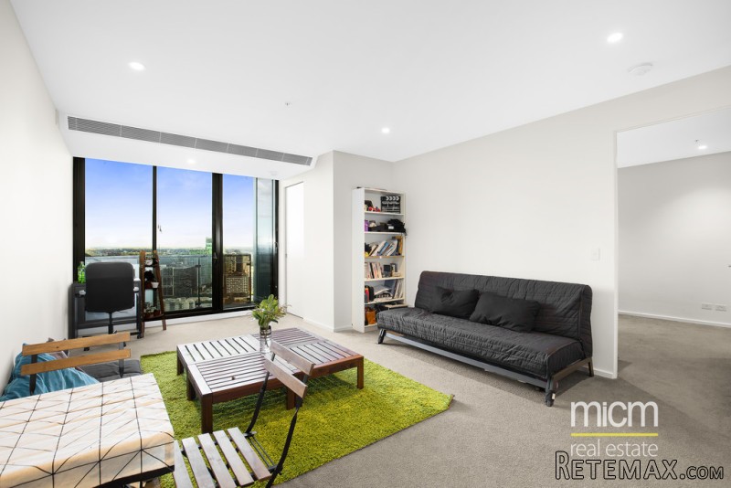 Breathtaking 39th Floor Views!
