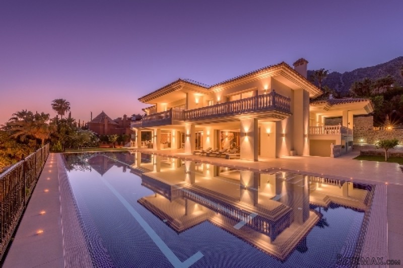 Villa With Spectacular Sea Views