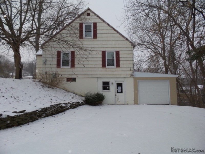 101 Dora Ave Syracuse, NY, 13219..
