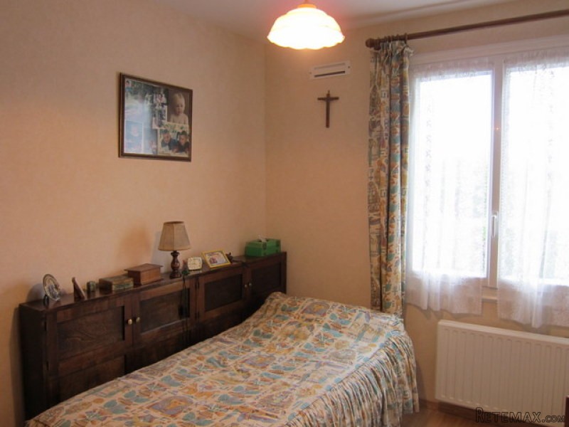 Traditional Detached House with Garden - 2