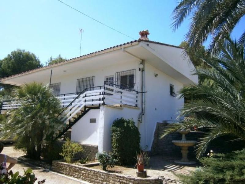 Grand 4 bedroom country house of 238m2..