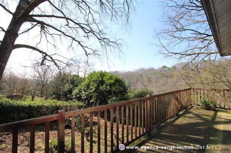 Well Renovated Villa Set On 1 Hectare.. - 2