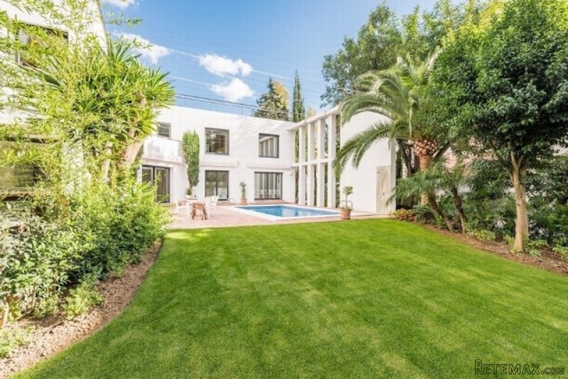 4 Bedrooms - Villa - Malaga - For Sale