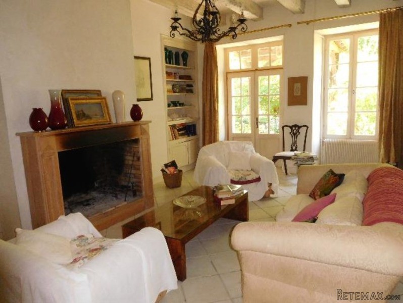 Large Familly Home On Over 4.5 Acres.. - 2
