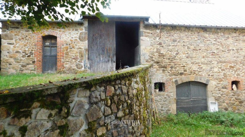 Correze. Latronche. Spacious and solid.. - 2