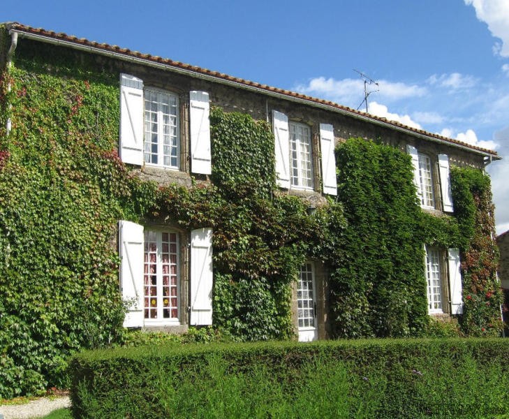 4 Bedroom Country House For Sale